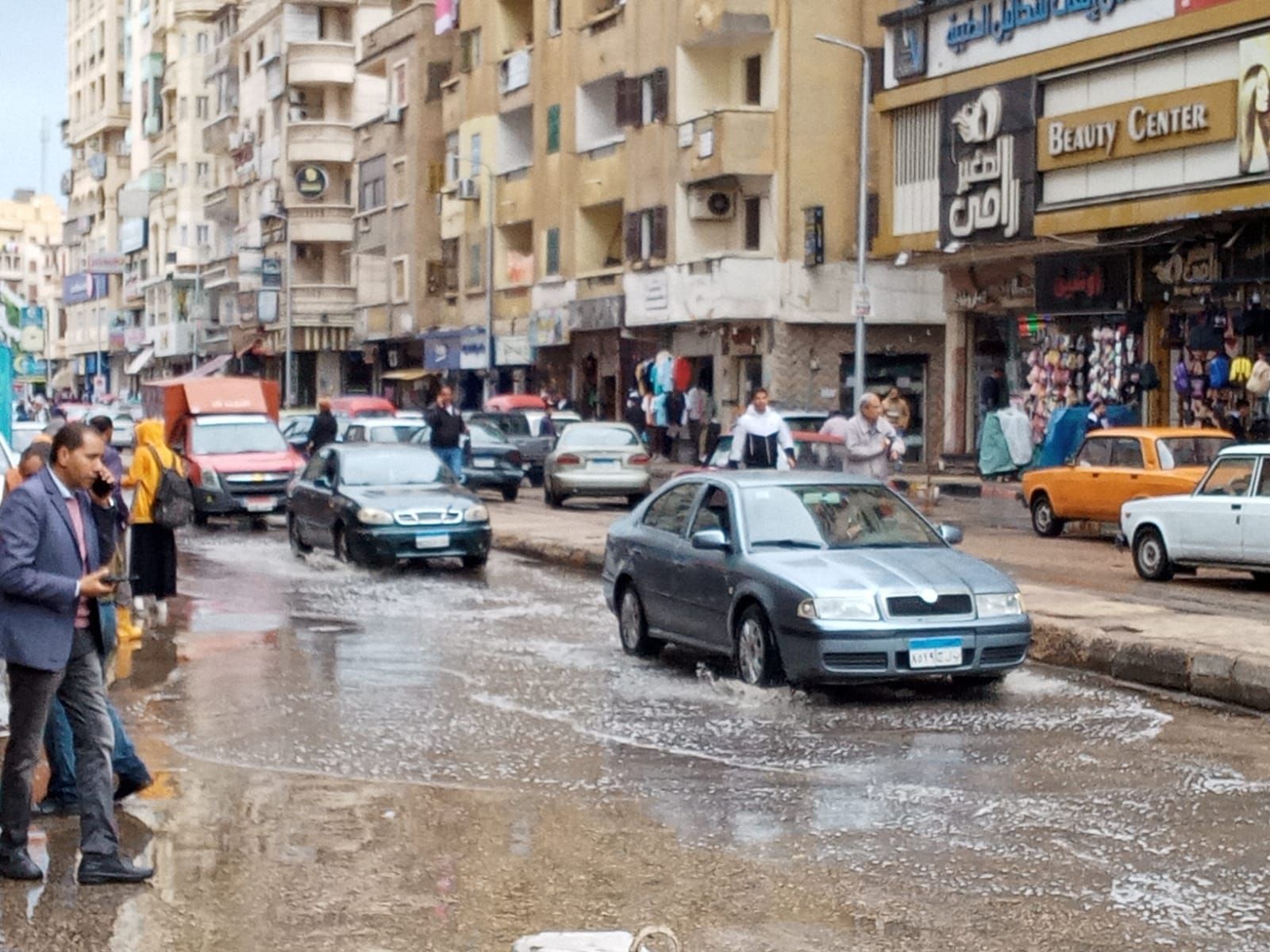 أمطار غزيرة على البحيرة.. وطوارئ تحسببا لسوء الأحوال الجوية