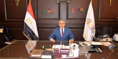 محافظ الأقصر يستقبل مدير وحدة السكان المركزية لبحث دفع القضية السكانية وتنمية الشباب - بوابة فكرة وي