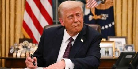 ترامب يفرض رسومًا جمركية تصل لـ40% على 5 دول ويؤجل الموعد النهائي للتنفيذ - بوابة فكرة وي