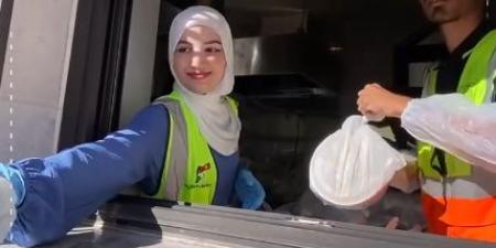 بالفيديو .. سرايا توثق يومًا في "ثريد": طعامٌ ساخن وكرامةٌ محفوظة - بوابة فكرة وي