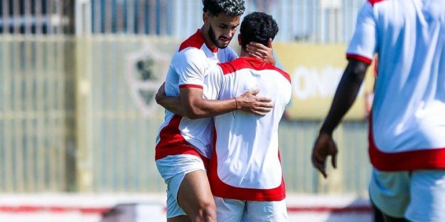 جوميز يُلقي محاضرة فنية للاعبي الزمالك تحت هامش مران الفريق - بوابة فكرة وي