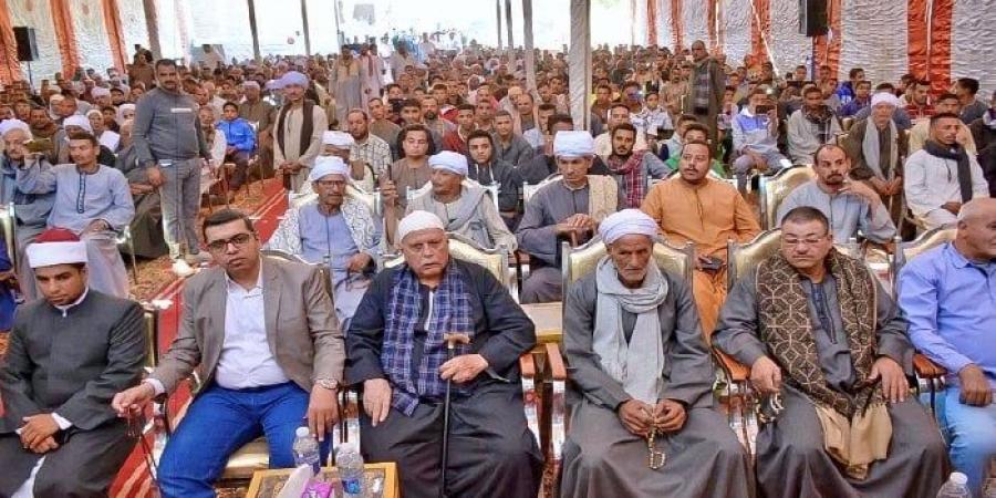 نائب محافظ سوهاج يشهد مراسم صلح عائلتي آل "النواصر" وآل " العوامة " بقرية تونس - بوابة فكرة وي