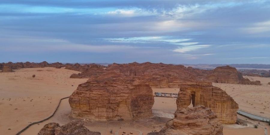 جبل الفيل في العلا.. معلم سياحي يجذب الزوار من كل أنحاء العالم - بوابة فكرة وي