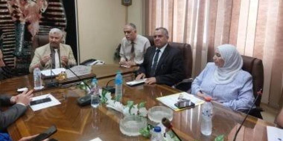 رئيس كهرباء جنوب الدلتا يجتمع بمأمورى الضبط القضائى الجدد بالشركة - بوابة فكرة وي