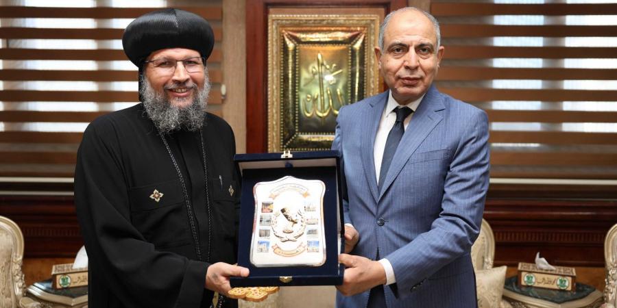 محافظ المنيا يستقبل الأنبا بُقطر ويشيد بالكنيسة في ترسيخ المحبة - بوابة فكرة وي