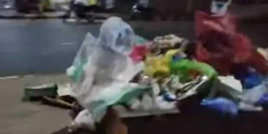 تعز | شارع جمال يواجه خطر انهيار وشيك بسبب تصدع سقف غرفة محابس - بوابة فكرة وي