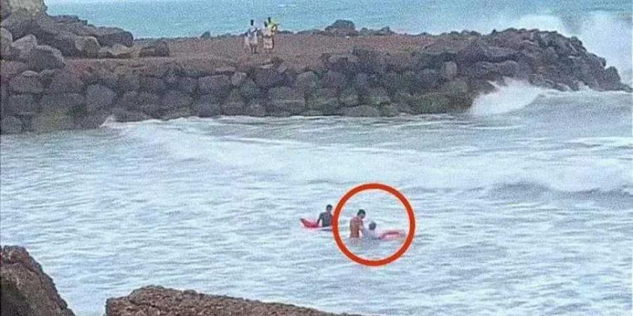 وفاة شاب غرقًا وإنقاذ آخرين أثناء السباحة في البحر بعدن - بوابة فكرة وي