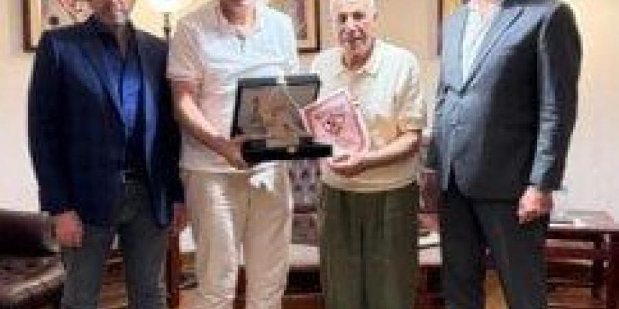 مجلس الزمالك يكرم أيمن الرمادي بعد رحيله عن القلعة البيضاء - بوابة فكرة وي